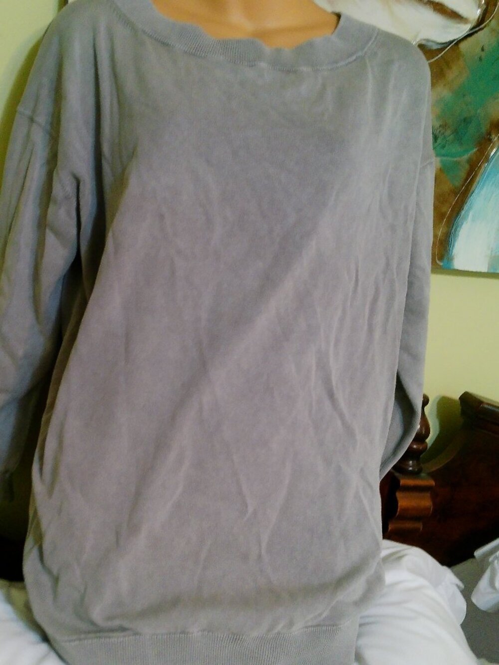 BAREFOOT DREAM SWEATSHIRT SIZE SMALL GOOD CONDITION GRAY TAUPE COLOR